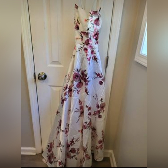 Dresses & Skirts - Size 5/6 B Darlin Formal/Prom--Ivory with Shiny/Metallic Floral Print